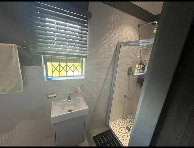 2 BEDROOM APARTMENT FOR SALE IN MALVERN